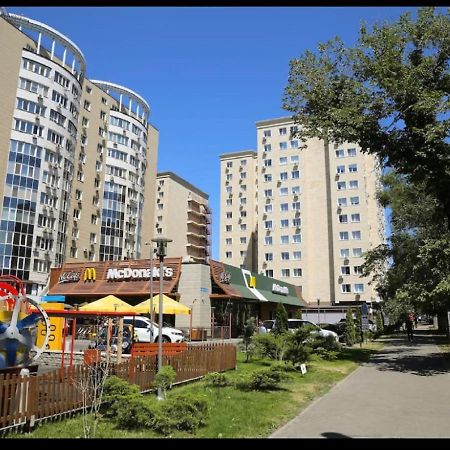 Студия New York В Самом Центре Города Apartment อัลมาตี ภายนอก รูปภาพ