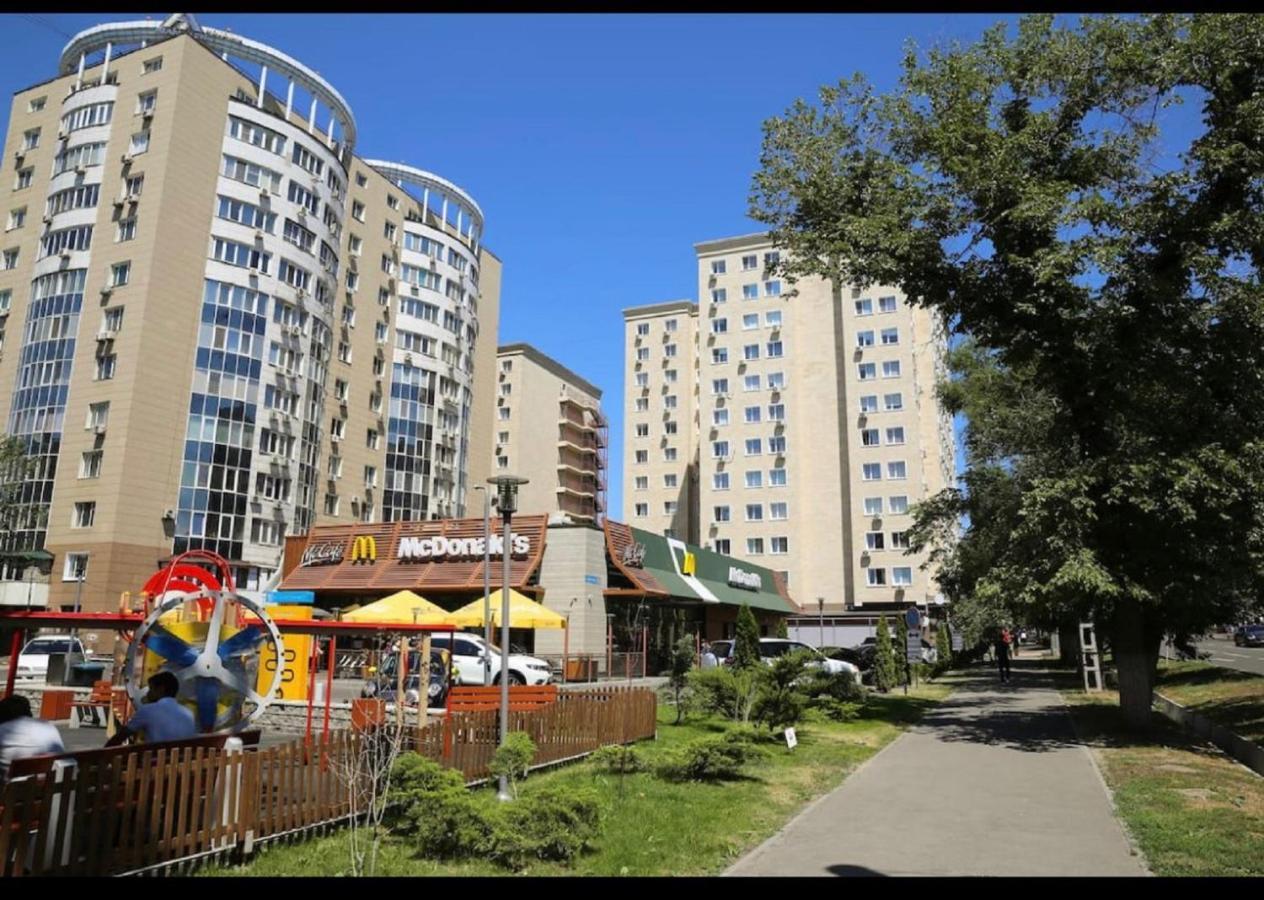 Студия New York В Самом Центре Города Apartment อัลมาตี ภายนอก รูปภาพ